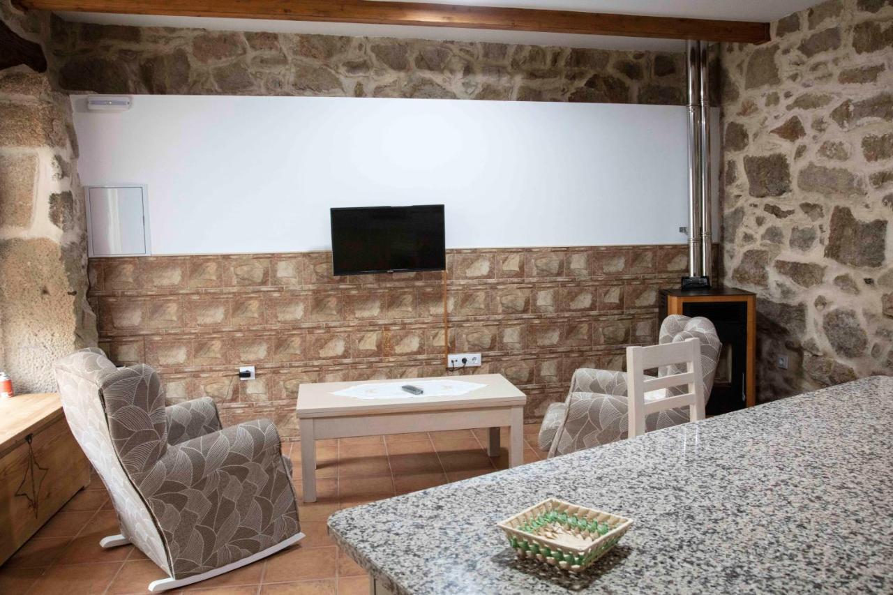 El Capricho 2 Apartment Villamiel Exterior photo